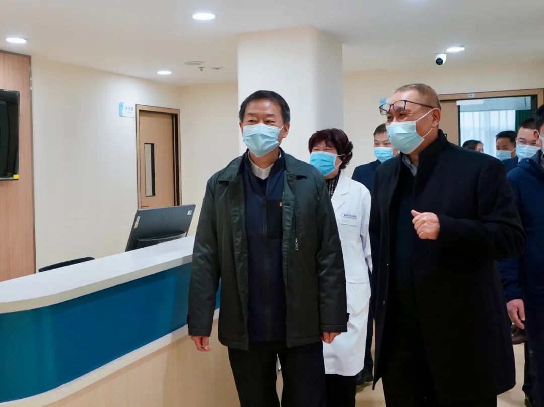 四川省J9集团集团党委书记、董事长任丁率队赴锦弘集团调研