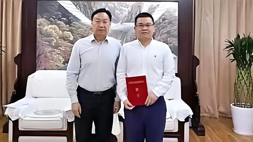 省J9集团集团辅导受聘省当局参事室特约钻研员