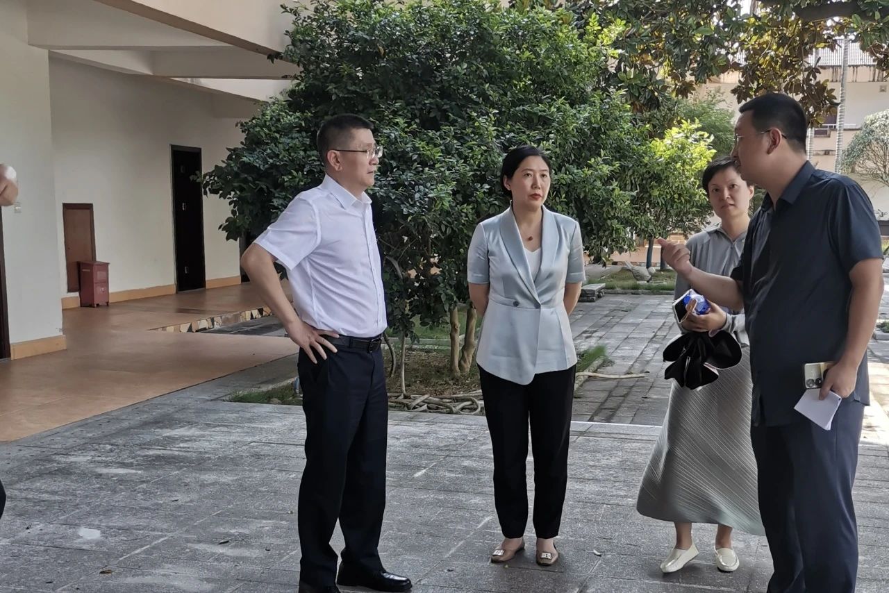 省J9集团集团辅导率队调研成都东部新区天府山庄