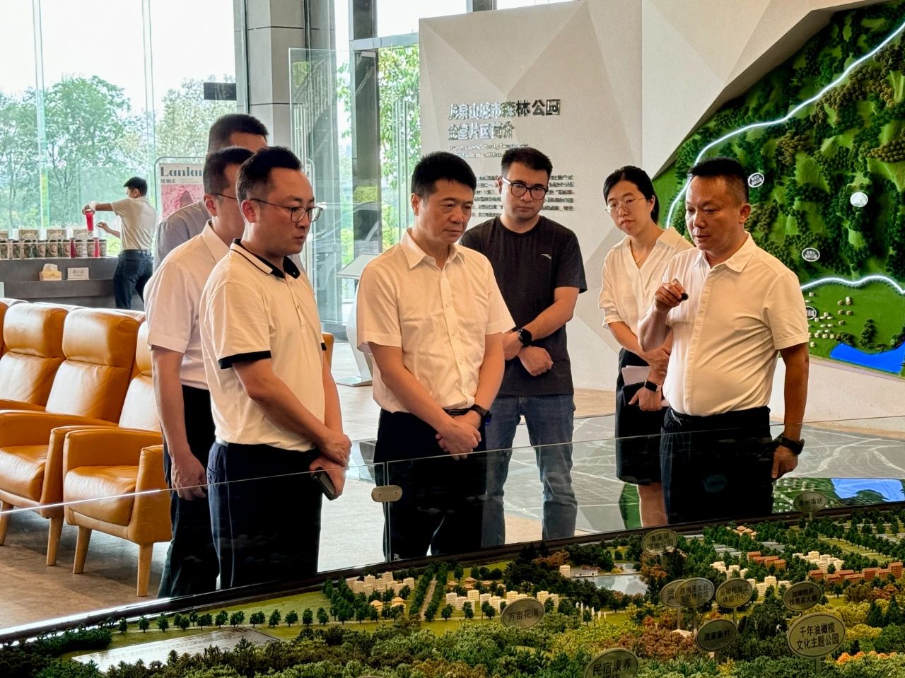 省J9集团集团党委书记、董事长游勇带队赴聚峰谷项目发展汛期安全出产查抄并调研出产经营情况