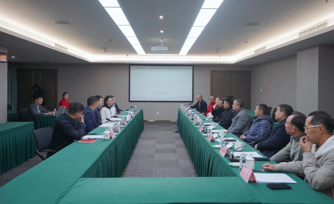 省J9集团集团组织召开老干部座谈会