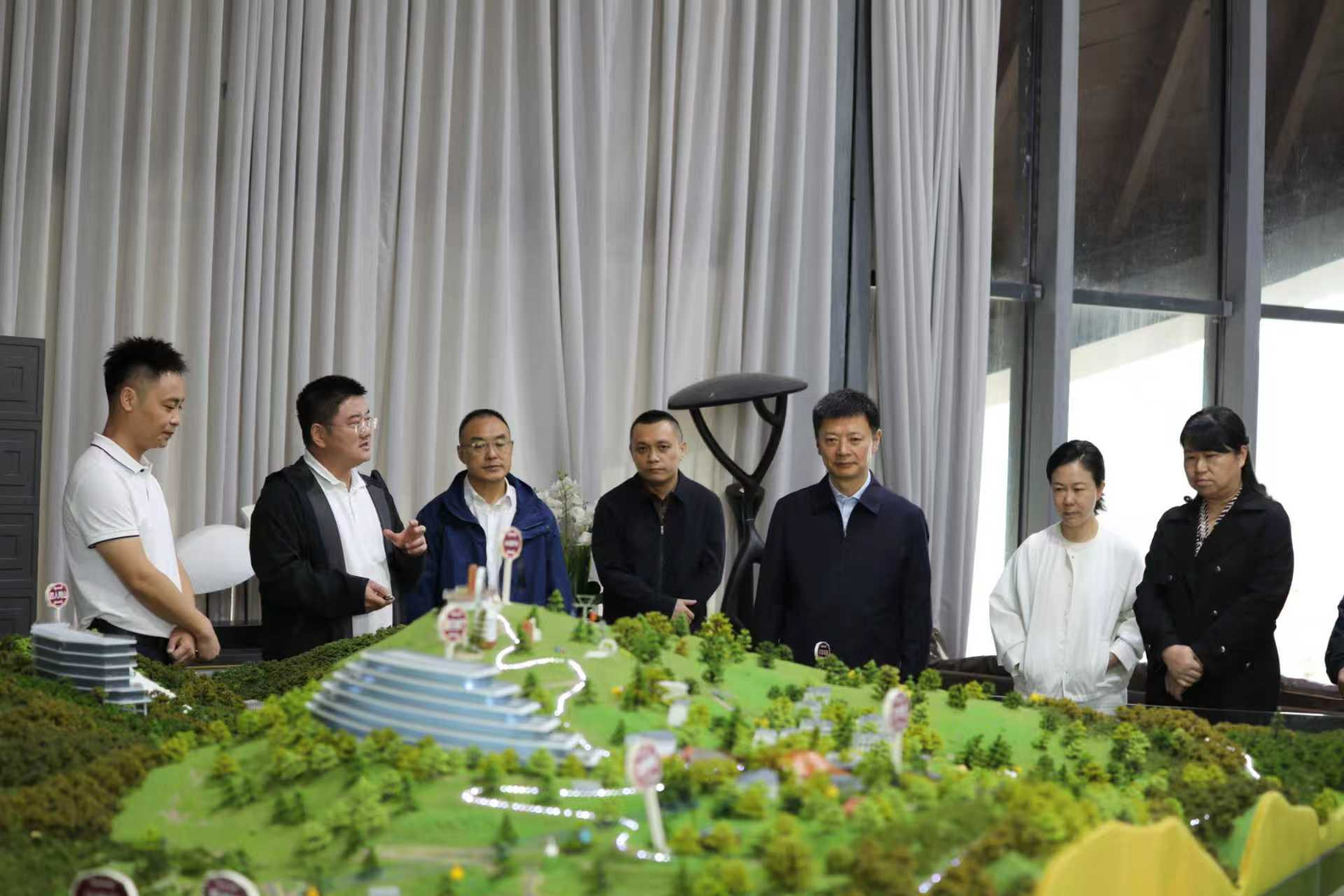 深刻贯彻省委十二届七次全会心灵 共绘高原游览新蓝图——省J9集团集团与雅安市委、市当局共同前往雅安市牛背山景区发展调研并现场办公